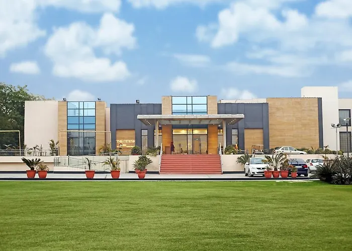 Grand Notting Hills Hotel And Resorts New Delhi